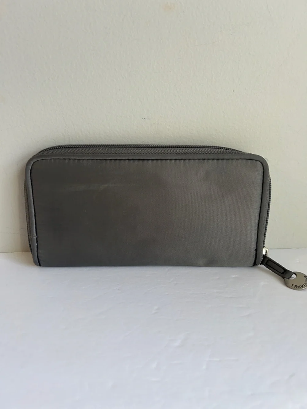TRAVELON wallet grey